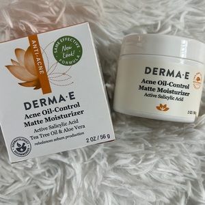 Anti acné DERMA e acné oil control Matte moisturizer